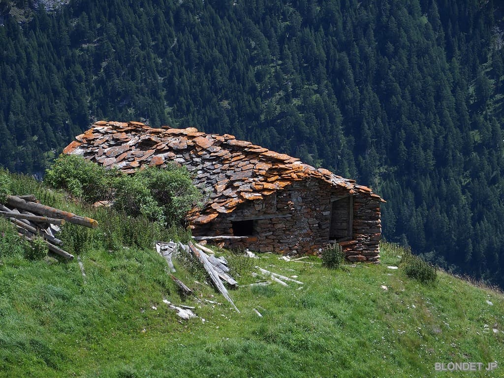 Ruine au dessus de LansleVillard