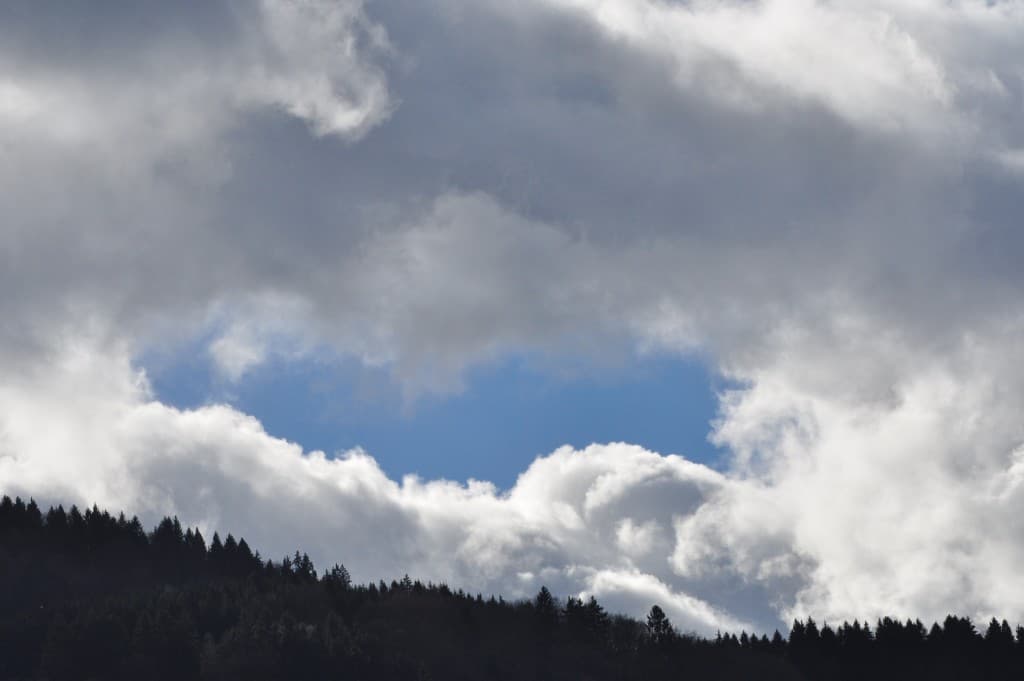 Trouée de ciel bleu !!!!