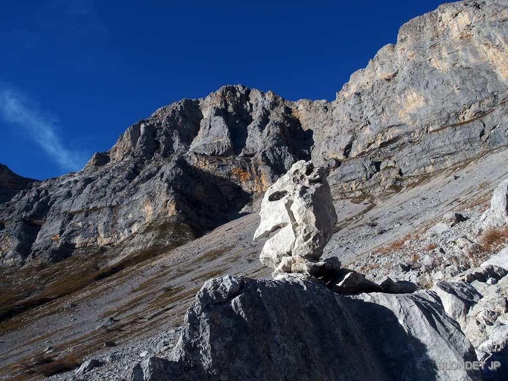 Cairn sur le sentier du Pas de la Balme