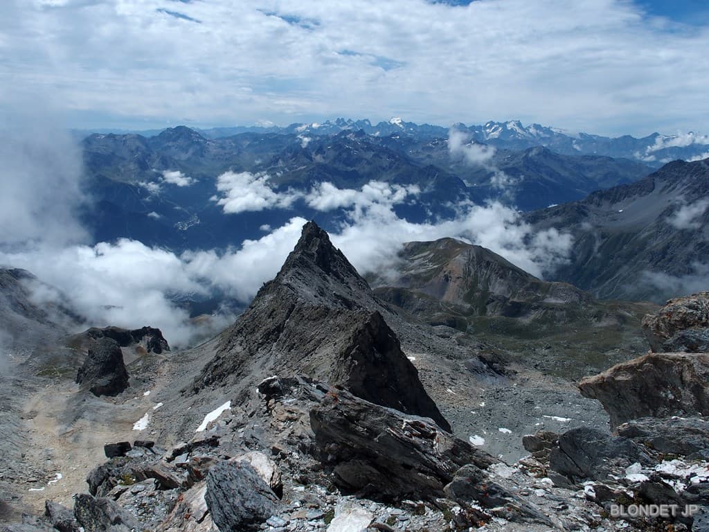La Masse (à gauche) vue du Grand Roc