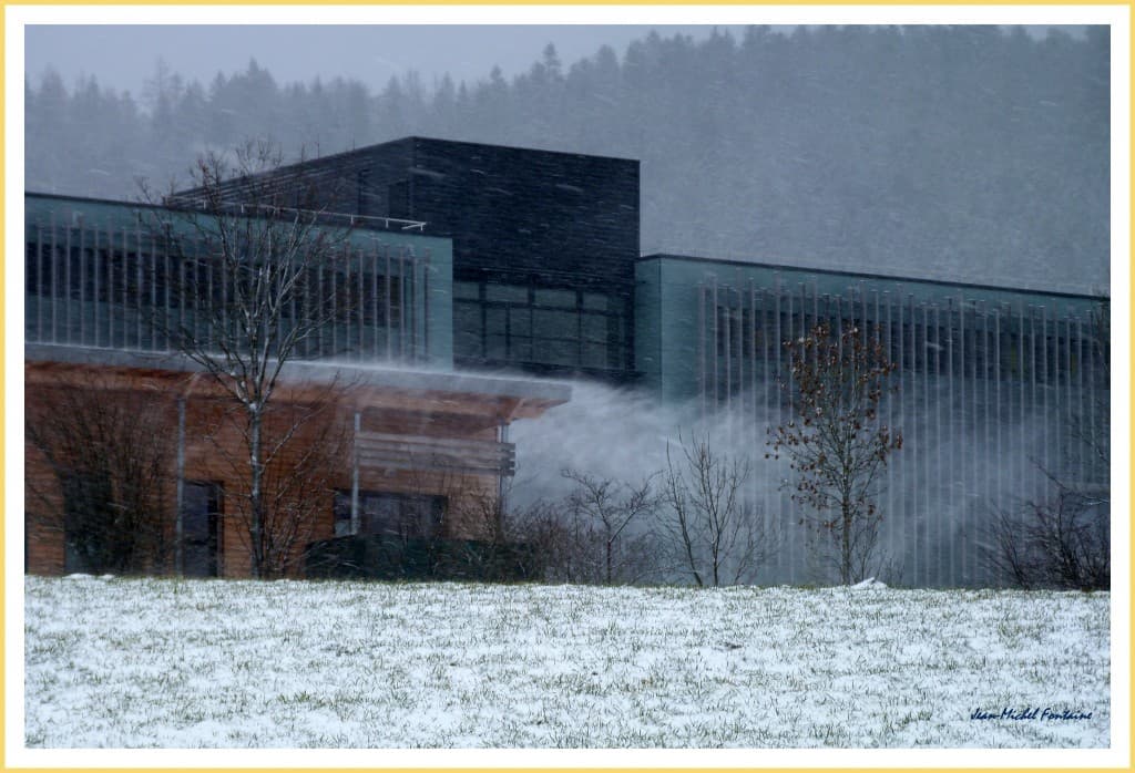 bourrasque de neige sur le collège.