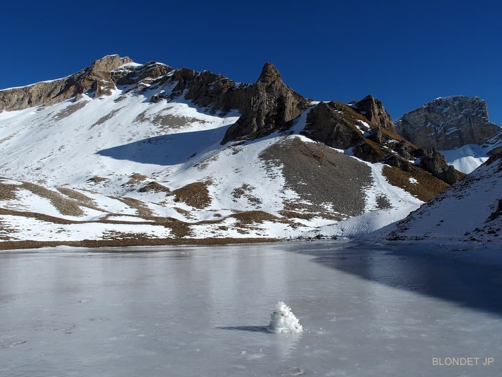 Cairn sur le Lac du Lauzon