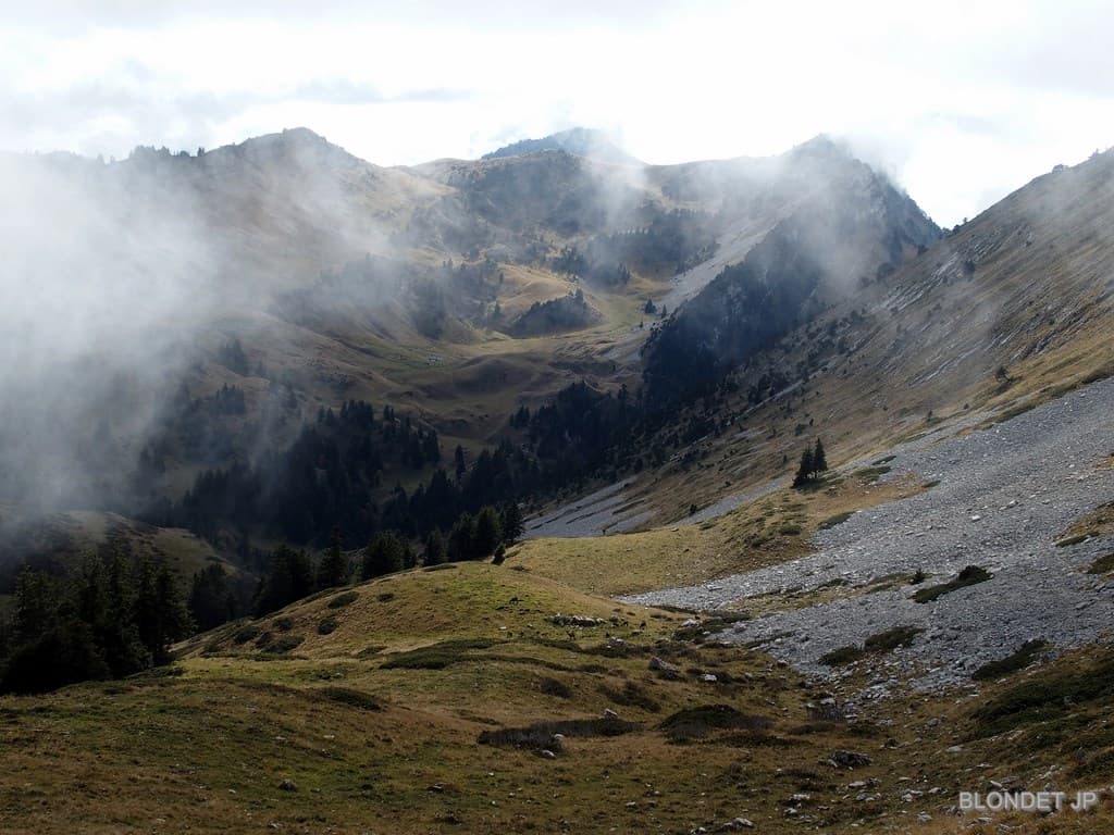 Col d'Hurtières au fond