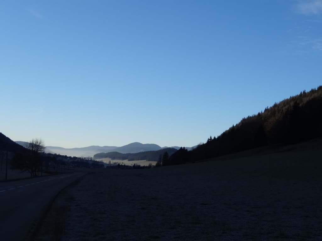 gelée - ciel bleu du matin