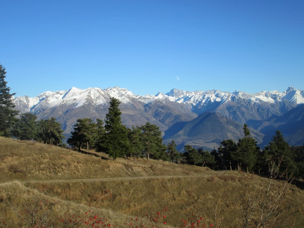 La lune sur les Ecrins