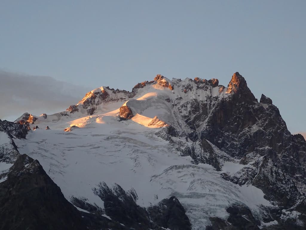 La Meije au lever du soleil