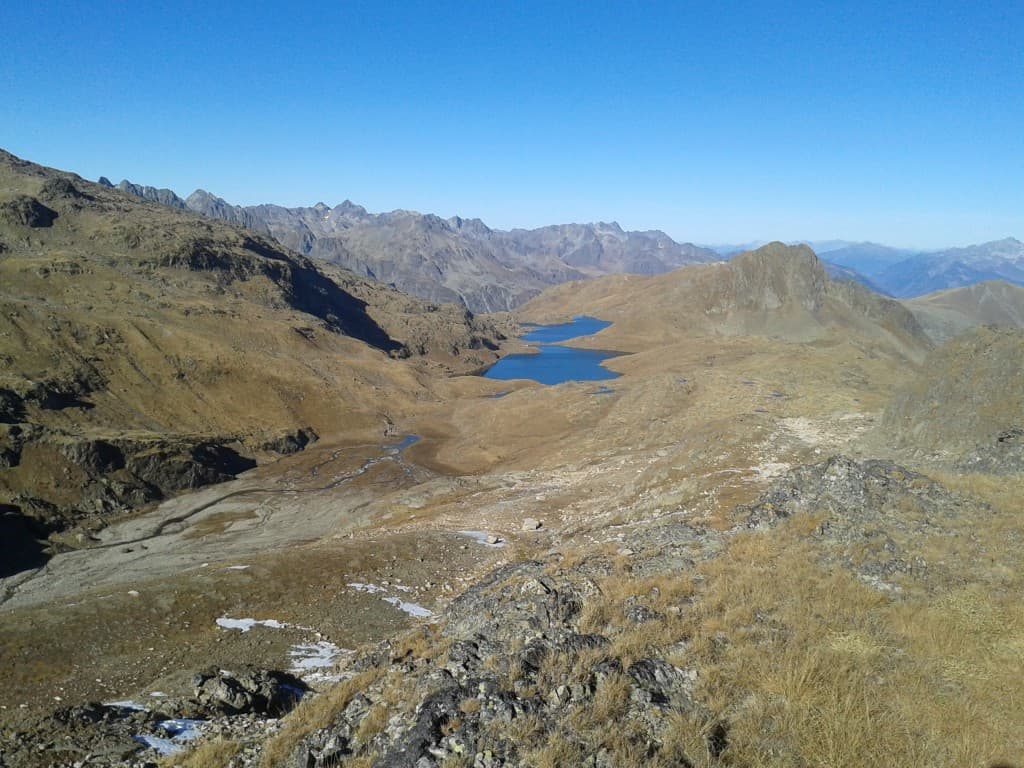 Les lacs (laux ?) sous le pic de l'étendard.