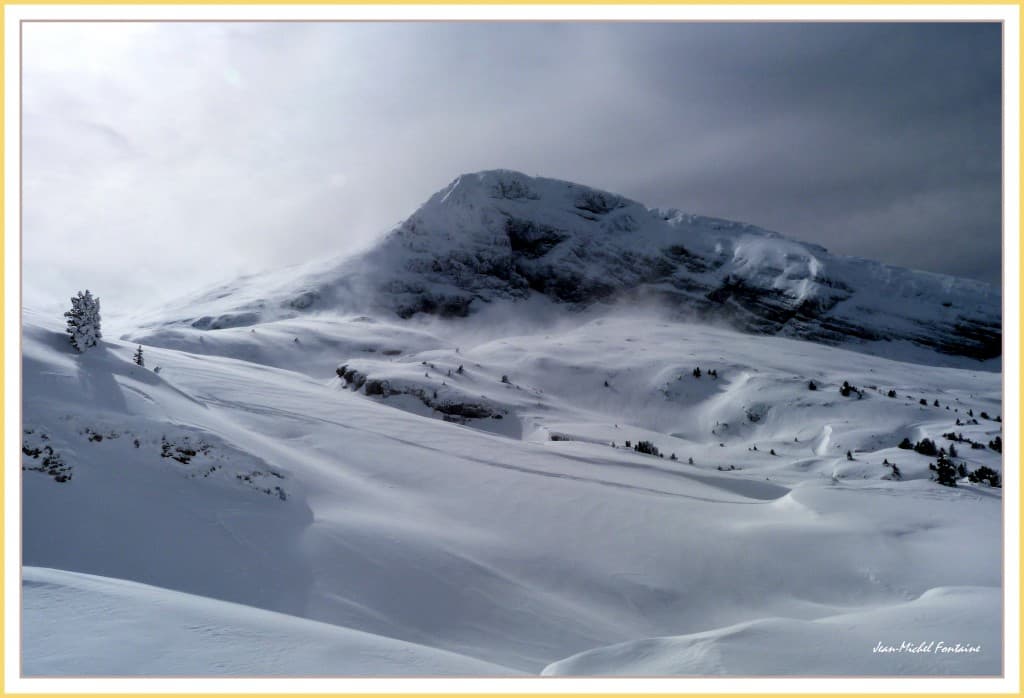 rafales de vent de Sud sur les pistes