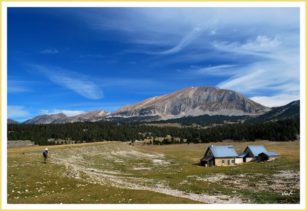 la Grande Cabane sur les Hauts Plateaux 