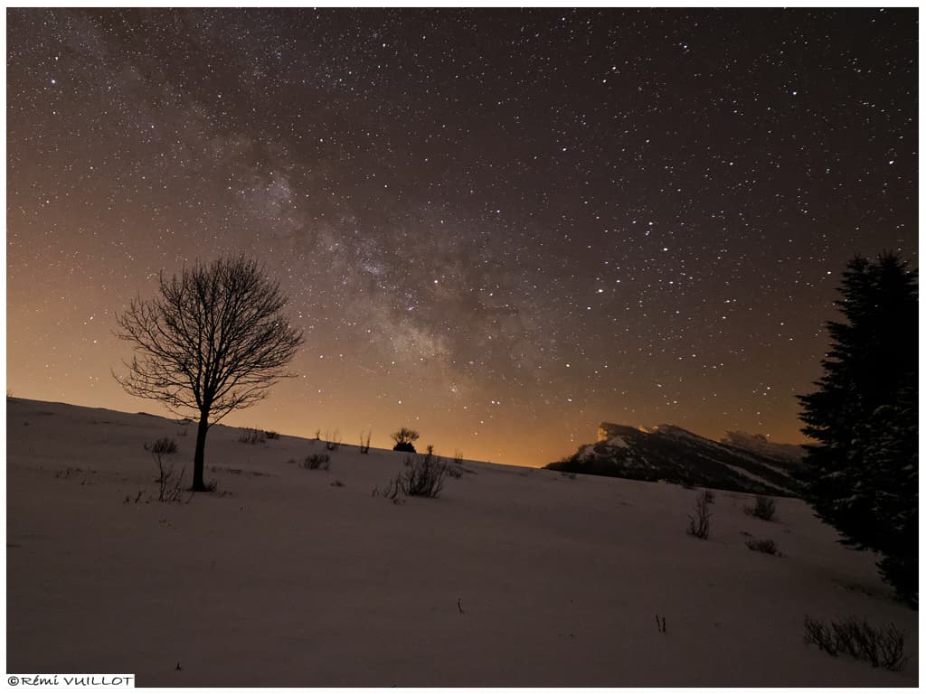 la Voie Lactée sur le Vercors enneigé