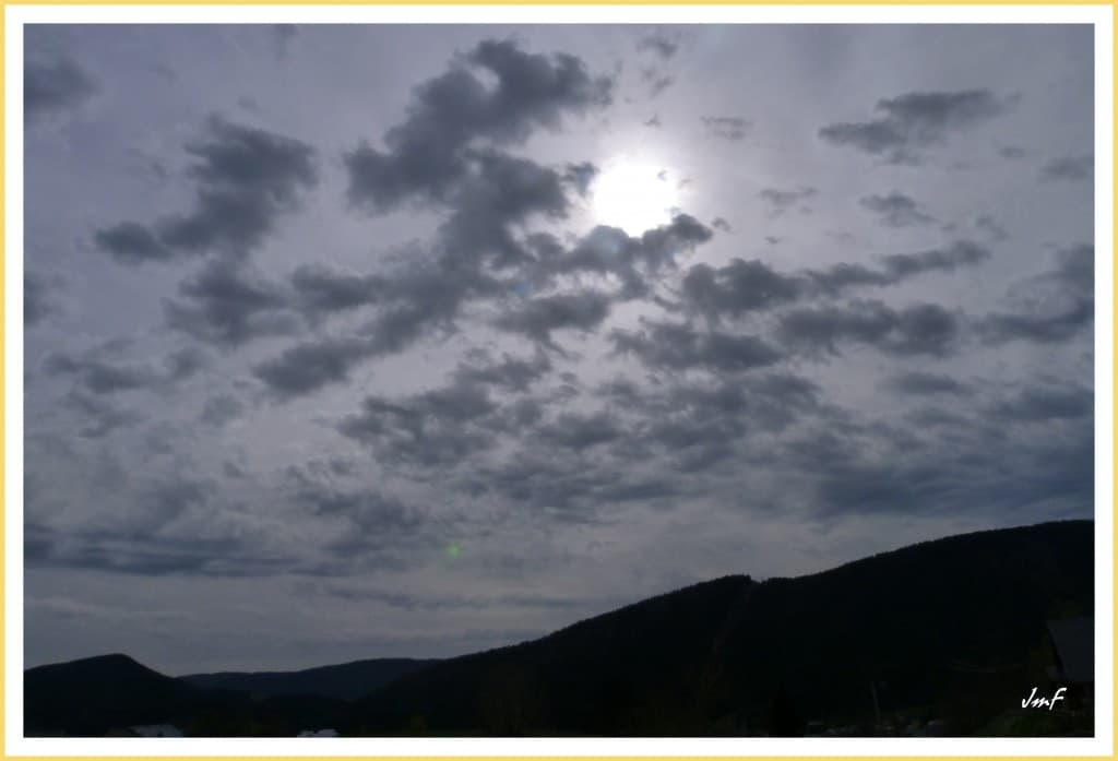 le ciel se couvre