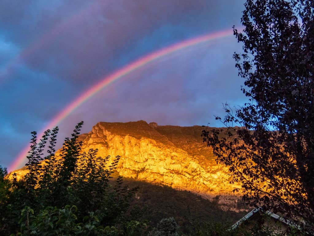 Arc en ciel sur le Néron