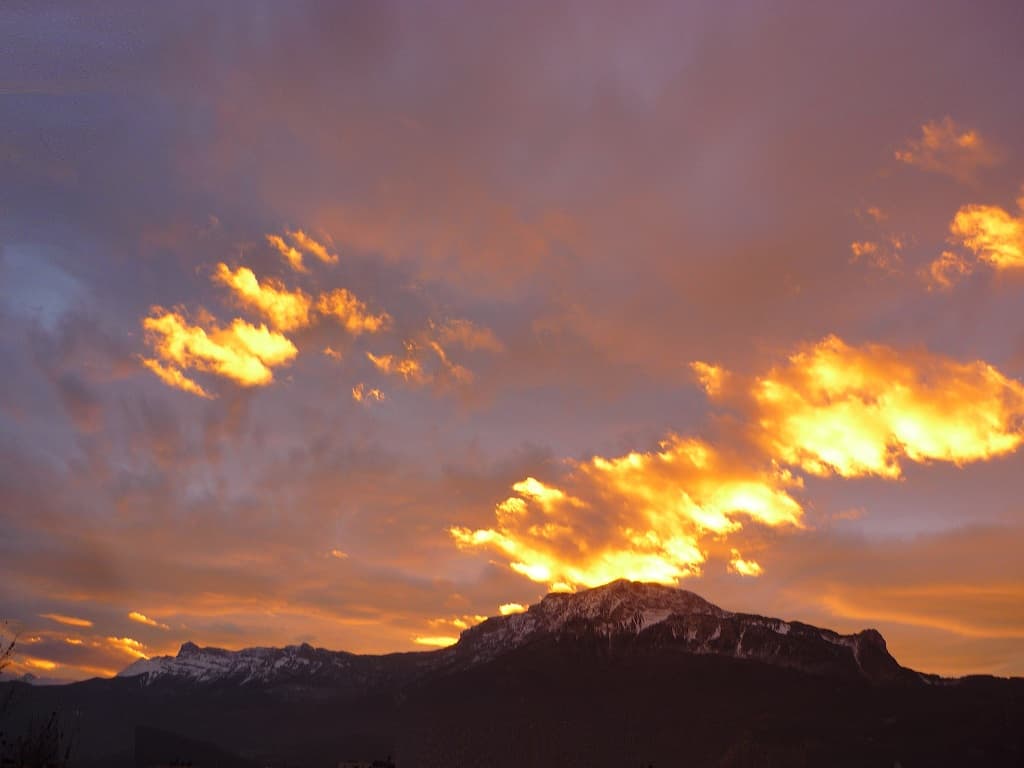 Ciel en feu sur le Moucherotte