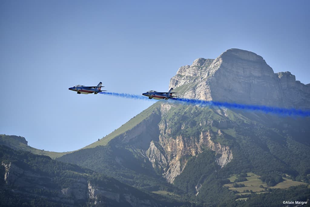 Patrouille devant la Dent de Crolles