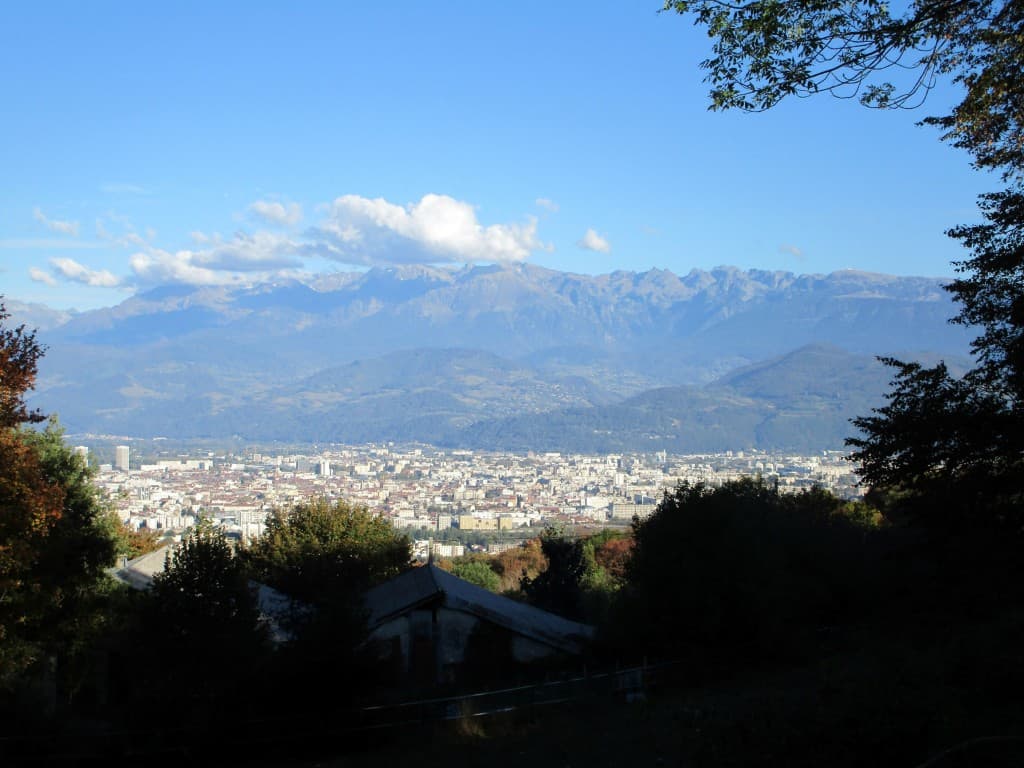 Vue sur Grenoble et Belledonne
