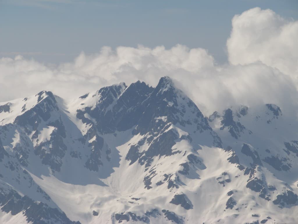 Belledonne sous les cumulus