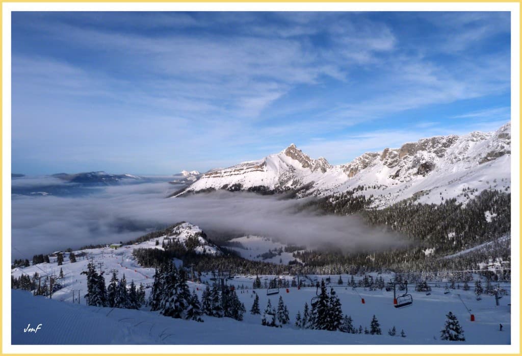 la mer de nuages remonte 