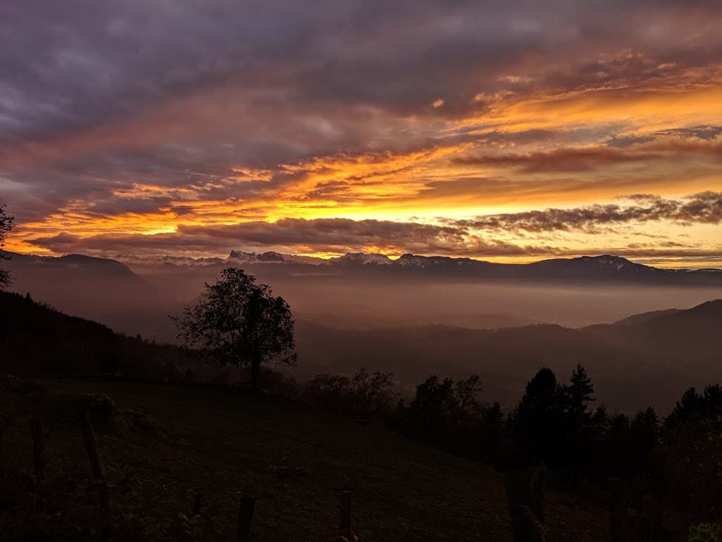 Le coucher de soleil automne.